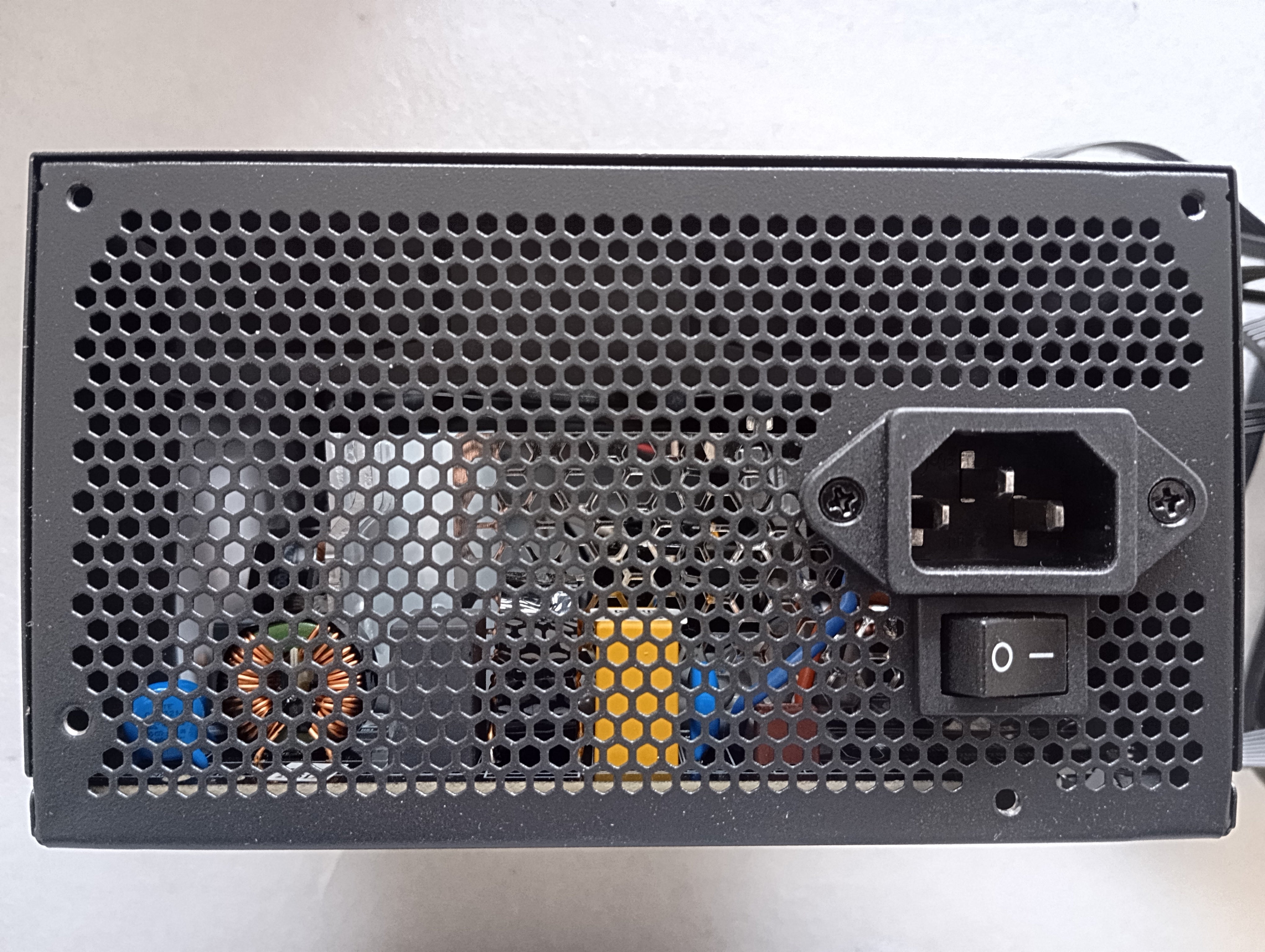 Refurbished Cooler Master MWE 500 White 230V - V2 Refurbished Cooler Master MWE 500 White 230V - V2